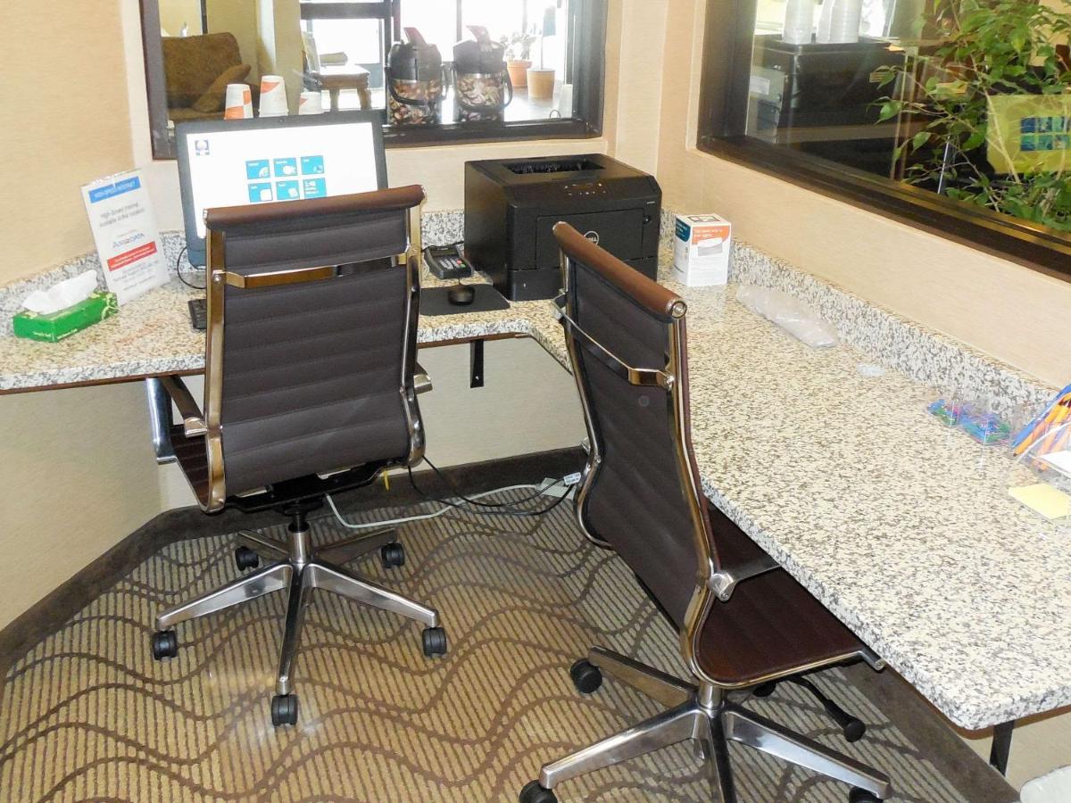Giles Hotel Inn And Suites Pulaski Εξωτερικό φωτογραφία