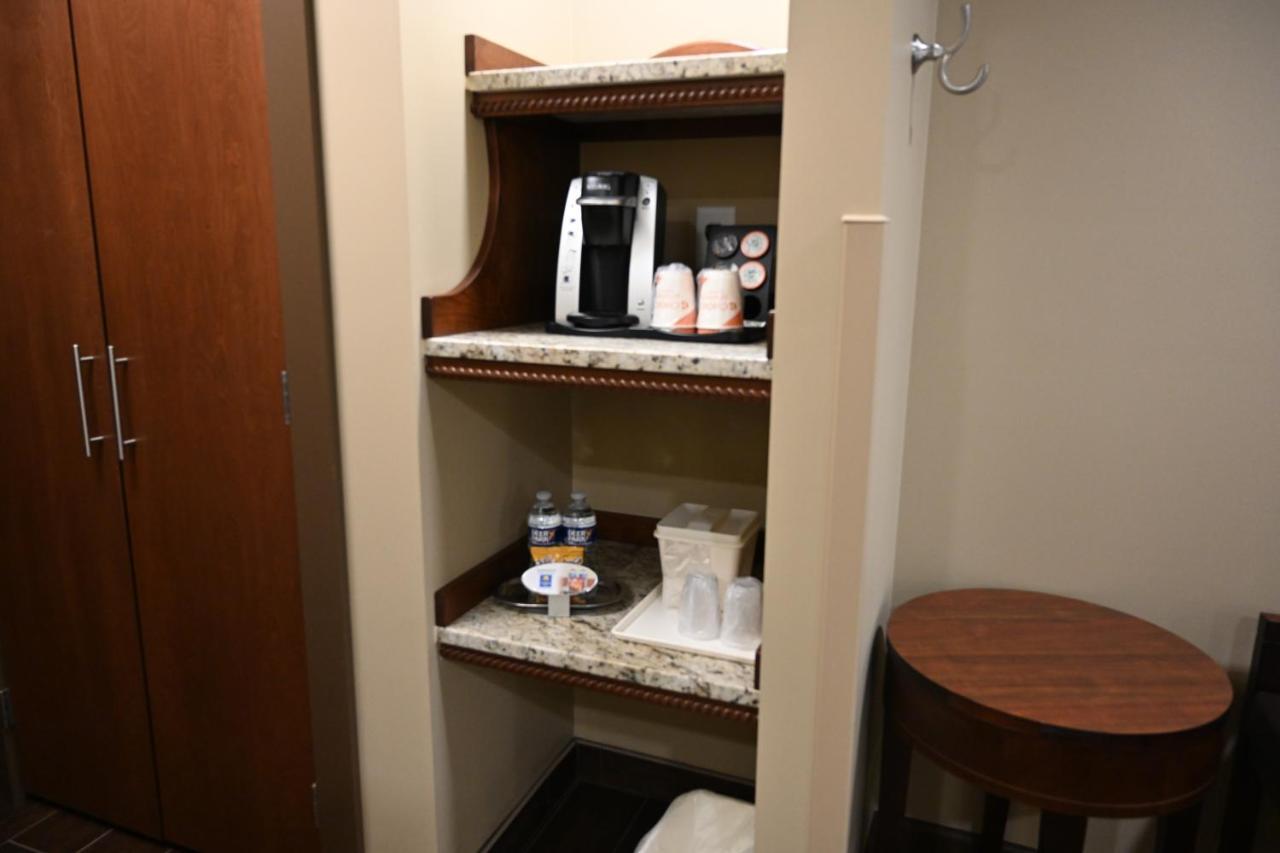 Giles Hotel Inn And Suites Pulaski Εξωτερικό φωτογραφία