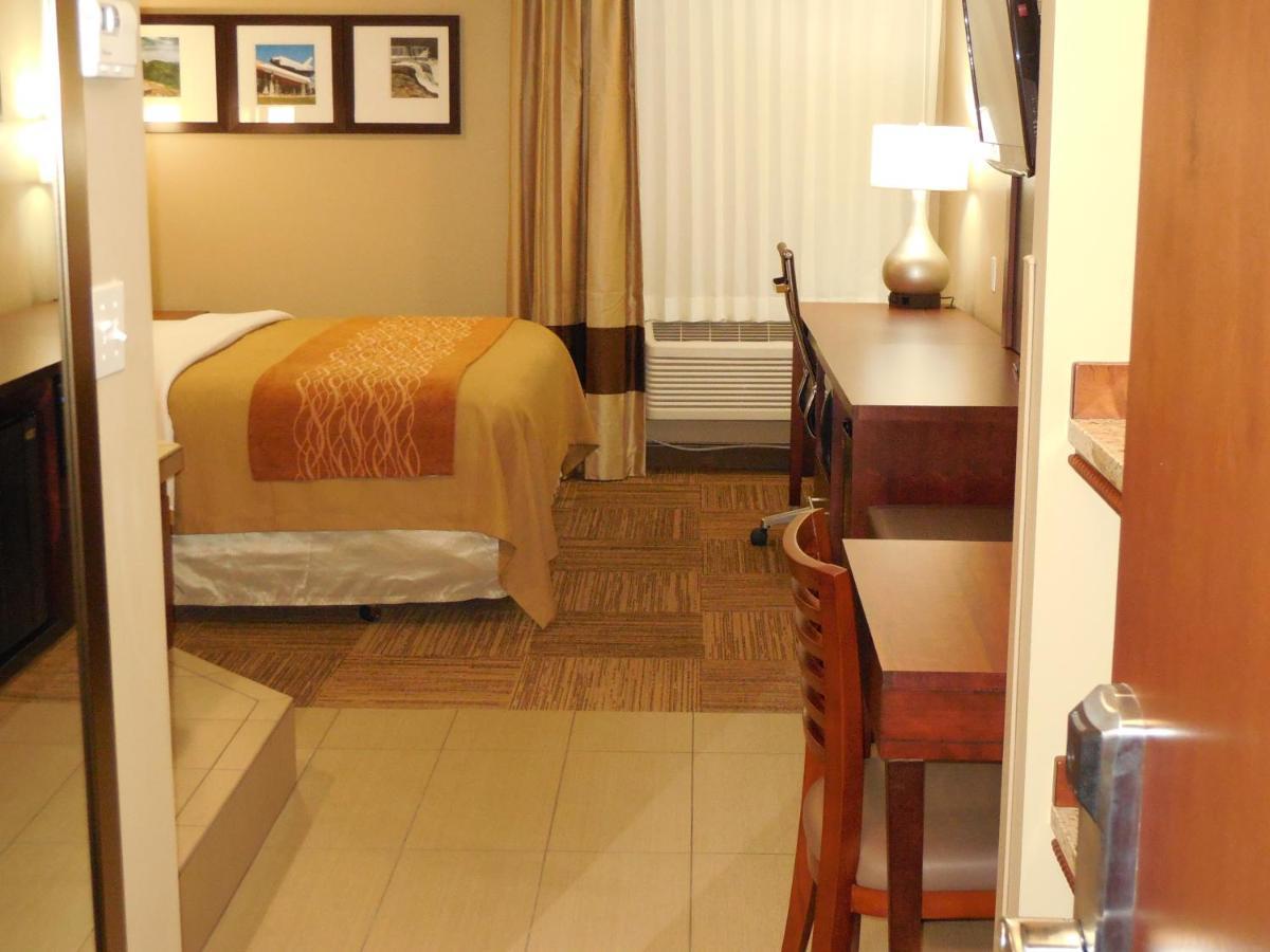Giles Hotel Inn And Suites Pulaski Εξωτερικό φωτογραφία