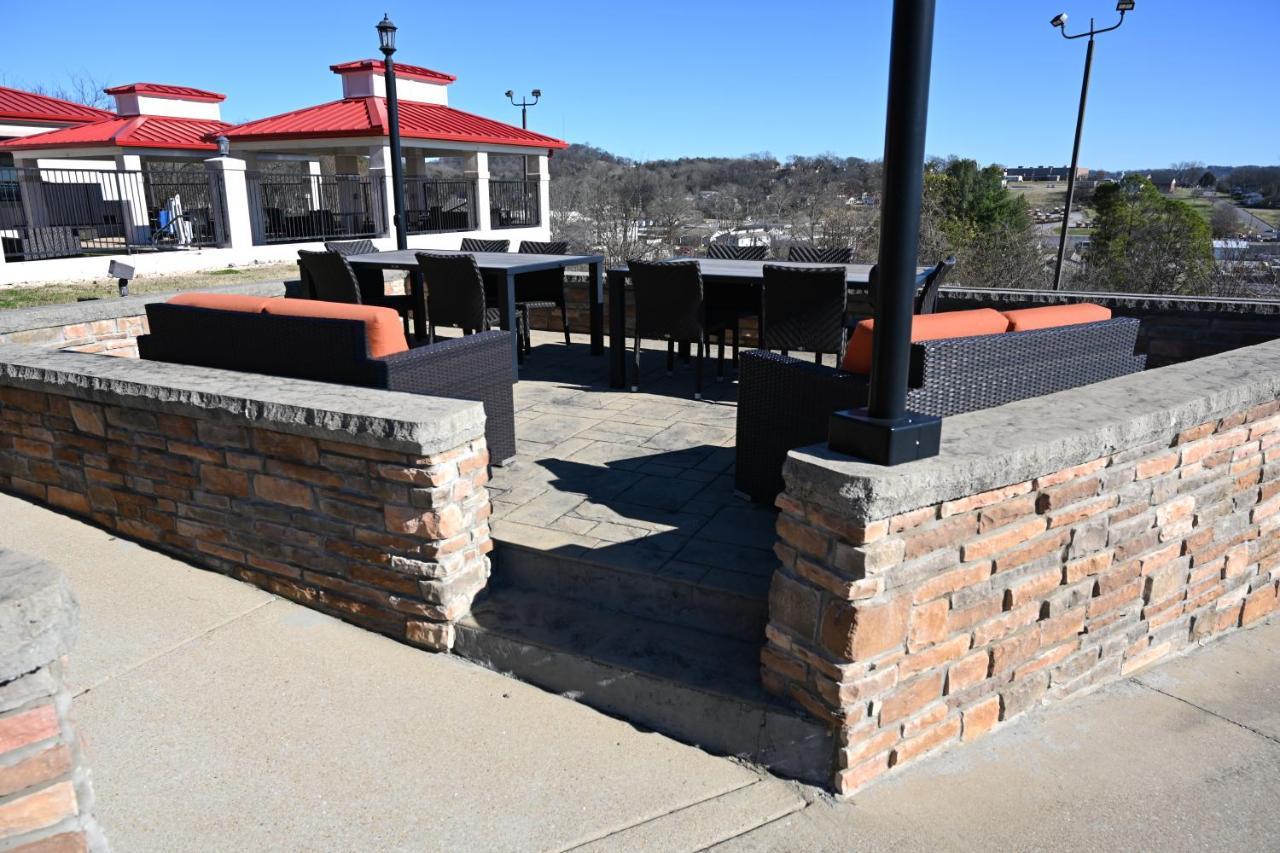 Giles Hotel Inn And Suites Pulaski Εξωτερικό φωτογραφία