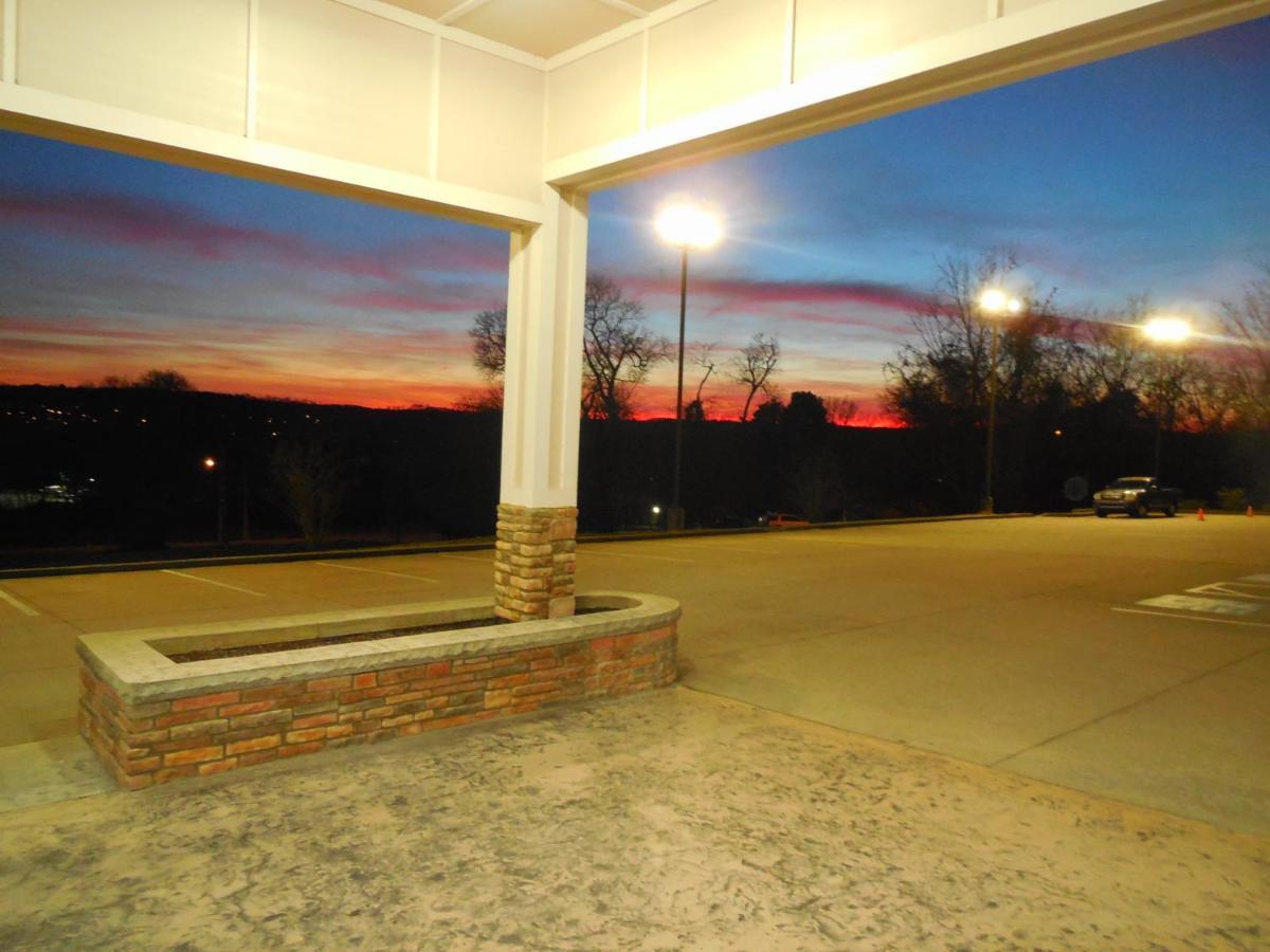 Giles Hotel Inn And Suites Pulaski Εξωτερικό φωτογραφία