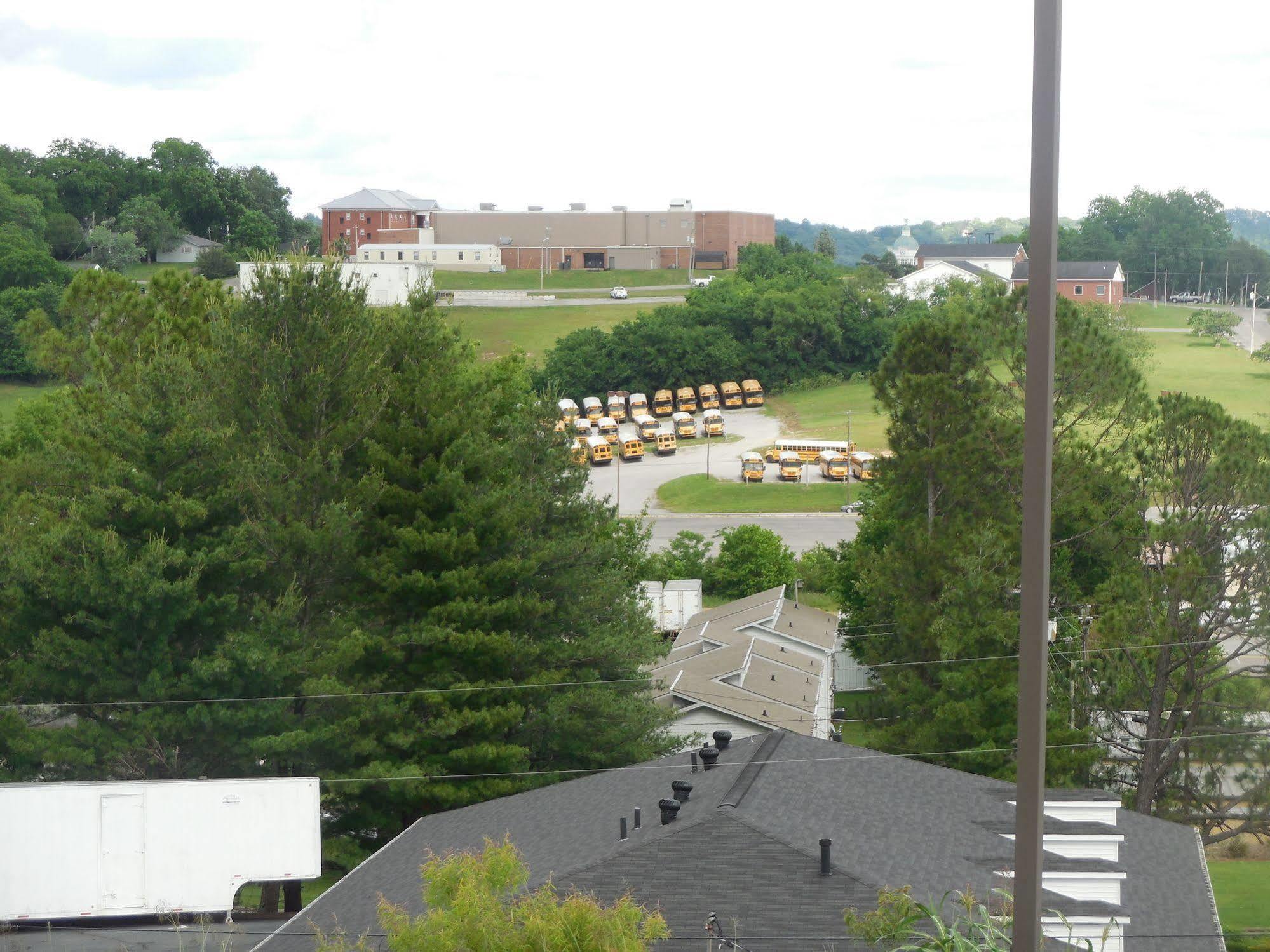 Giles Hotel Inn And Suites Pulaski Εξωτερικό φωτογραφία
