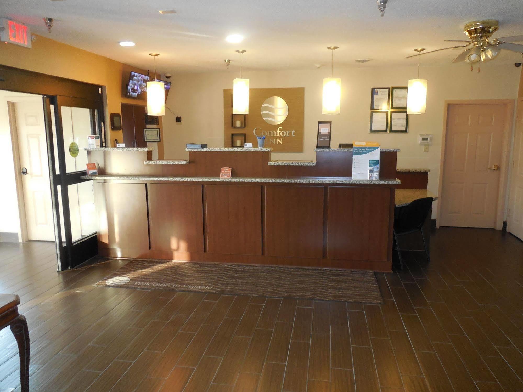Giles Hotel Inn And Suites Pulaski Εξωτερικό φωτογραφία