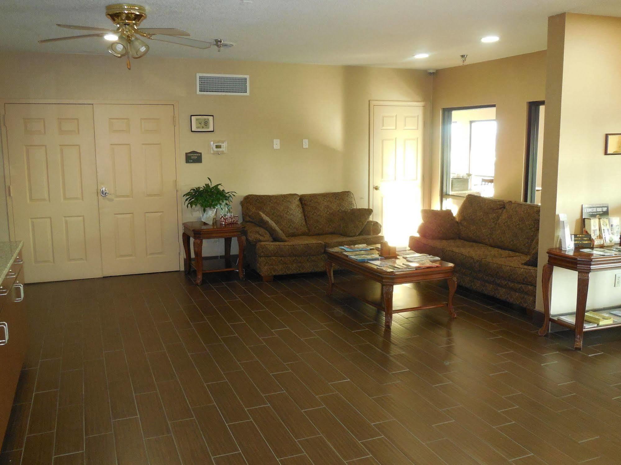 Giles Hotel Inn And Suites Pulaski Εξωτερικό φωτογραφία