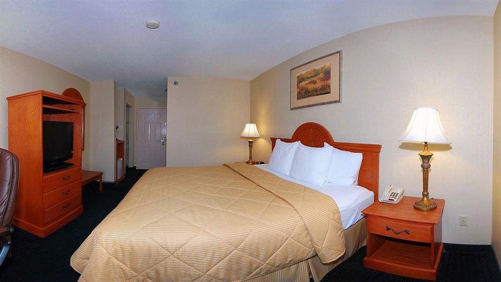 Giles Hotel Inn And Suites Pulaski Εξωτερικό φωτογραφία
